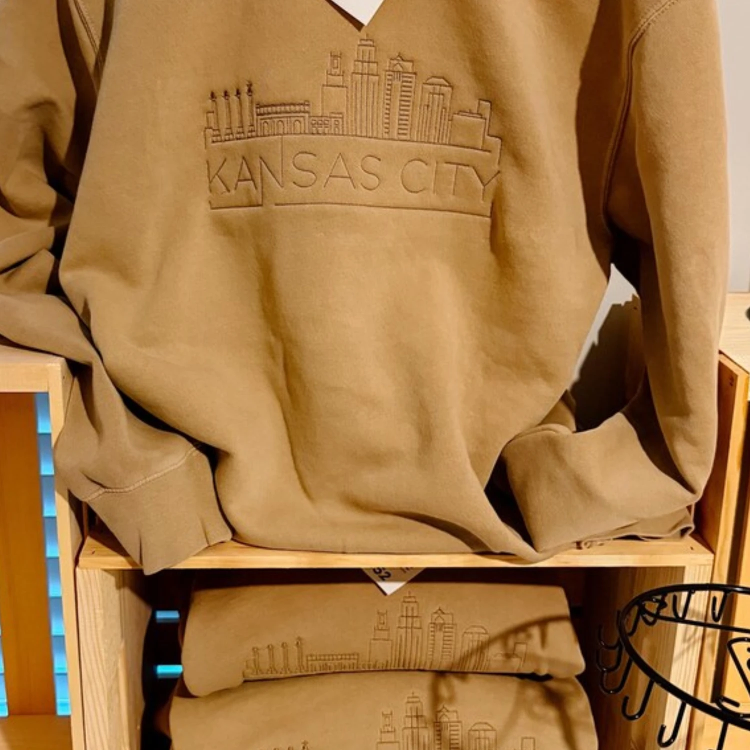 Kansas City cityscape embroidery design in one color